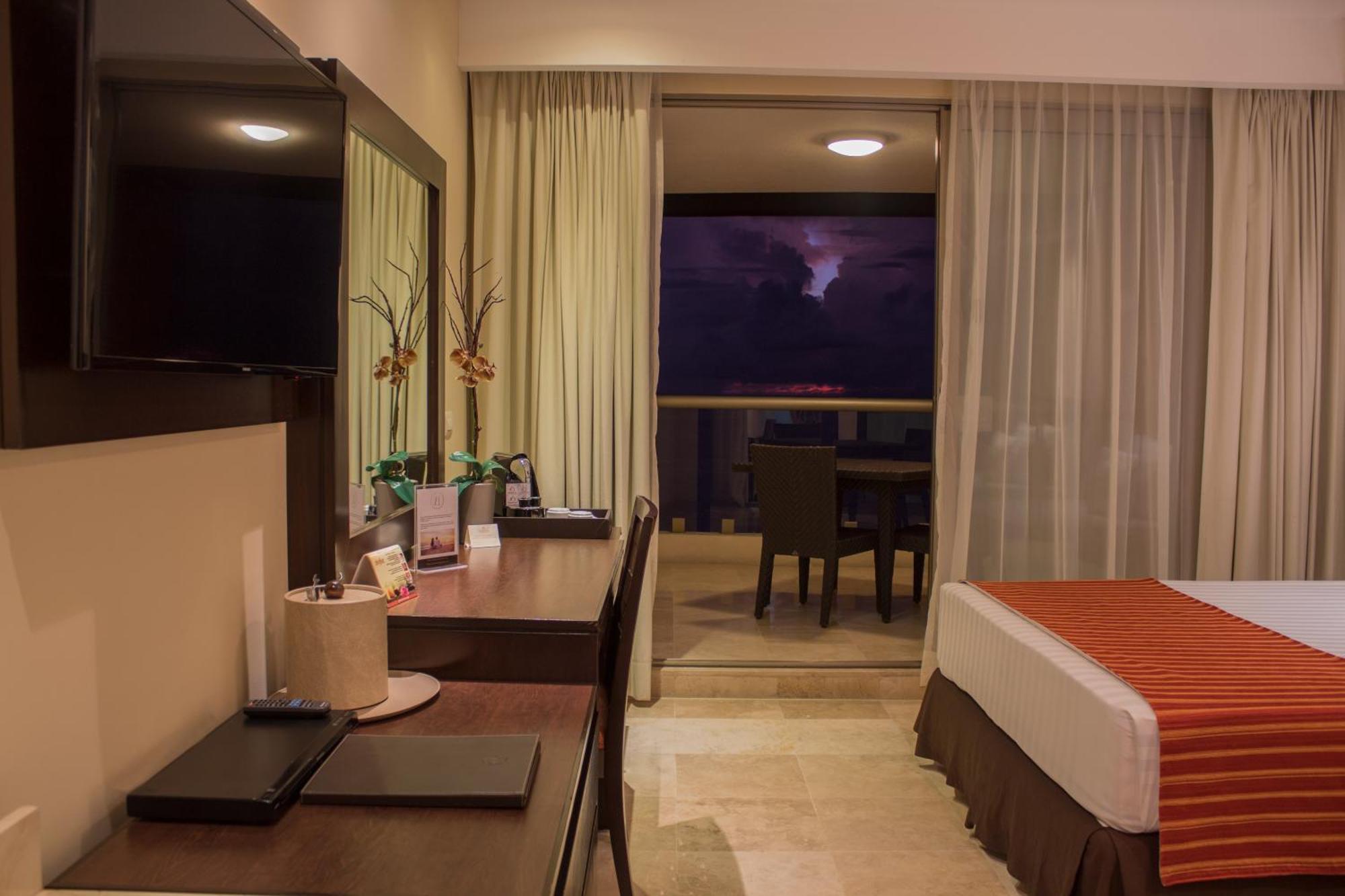 Sunset Plaza Station touristique 4*